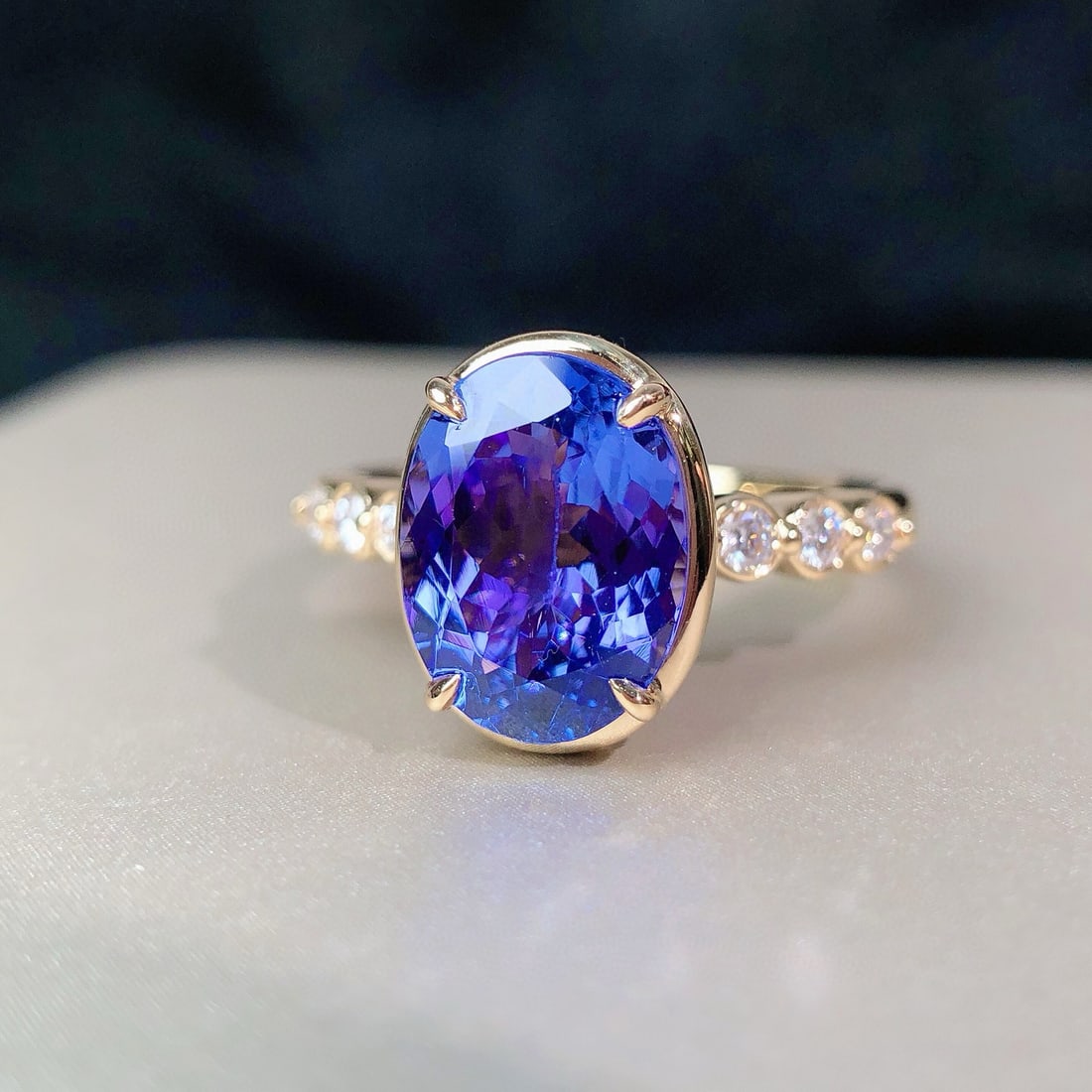 14k Gold 3.11 Ctw Natural Tanzanite & Diamond Ring - 4
