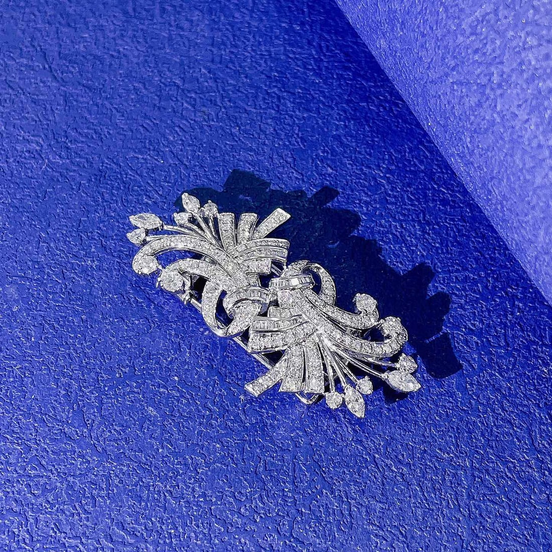 14k Gold 1.41 Ct Natural H Diamond Brooch: Ref:230977024 // gold content:14k gold // main gemstone:diamond // shape:multiply // carat weight:1. 41ct // clarity grade:vs-si // color:h // treatment:natural // Condition: NewLow Estimate: