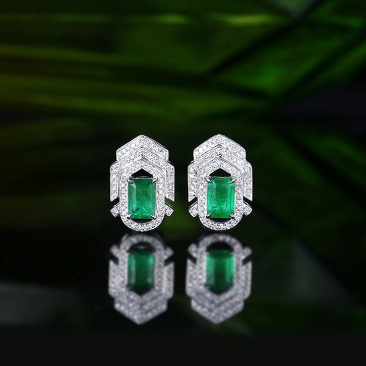 14k Gold 1.2 Ctw Natural Emerald & Diamond Earrings: Ref:230977046 // gold content:14k gold // main gemstone:emerald // shape:octagonal // carat weight:0. 9ct // color:green // treatment:natural // // adjacent gemstone 2 : diamond // number of stones:13