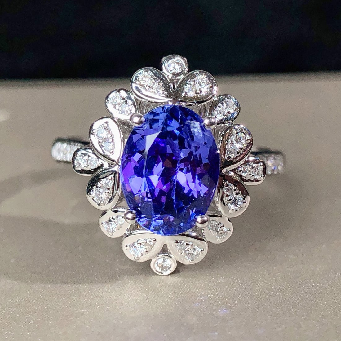 14k Gold 2.40 Ctw Natural Tanzanite & Diamond Ring - 2