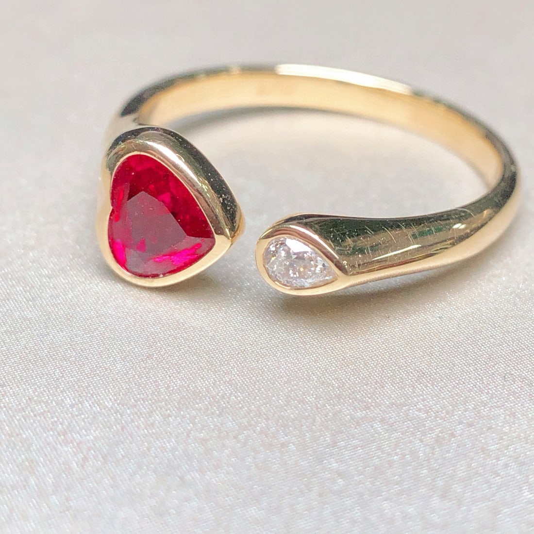 14k Gold 0.74 Ctw Natural Ruby & Diamond Ring - 2