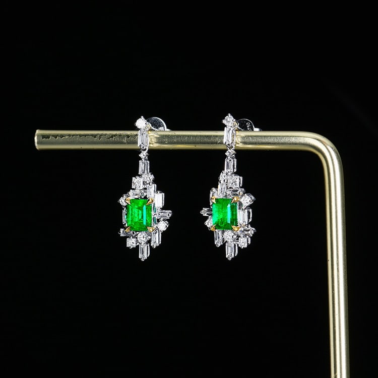 14k Gold 1.54 Ctw Natural Emerald & Diamond Earrings - 4