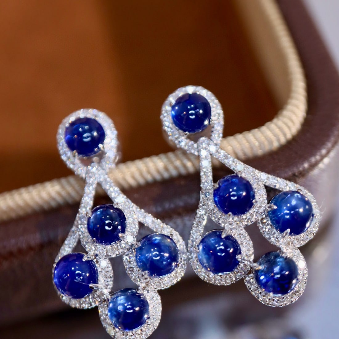 14k Gold 3.34 Ctw Natural Sapphire & Diamond Earrings: Ref:230977090 // gold content:14k gold // main gemstone:sapphire // shape:round // carat weight:3ct // color:blue // treatment:natural // // adjacent gemstone 2 : diamond // shape:round // carat