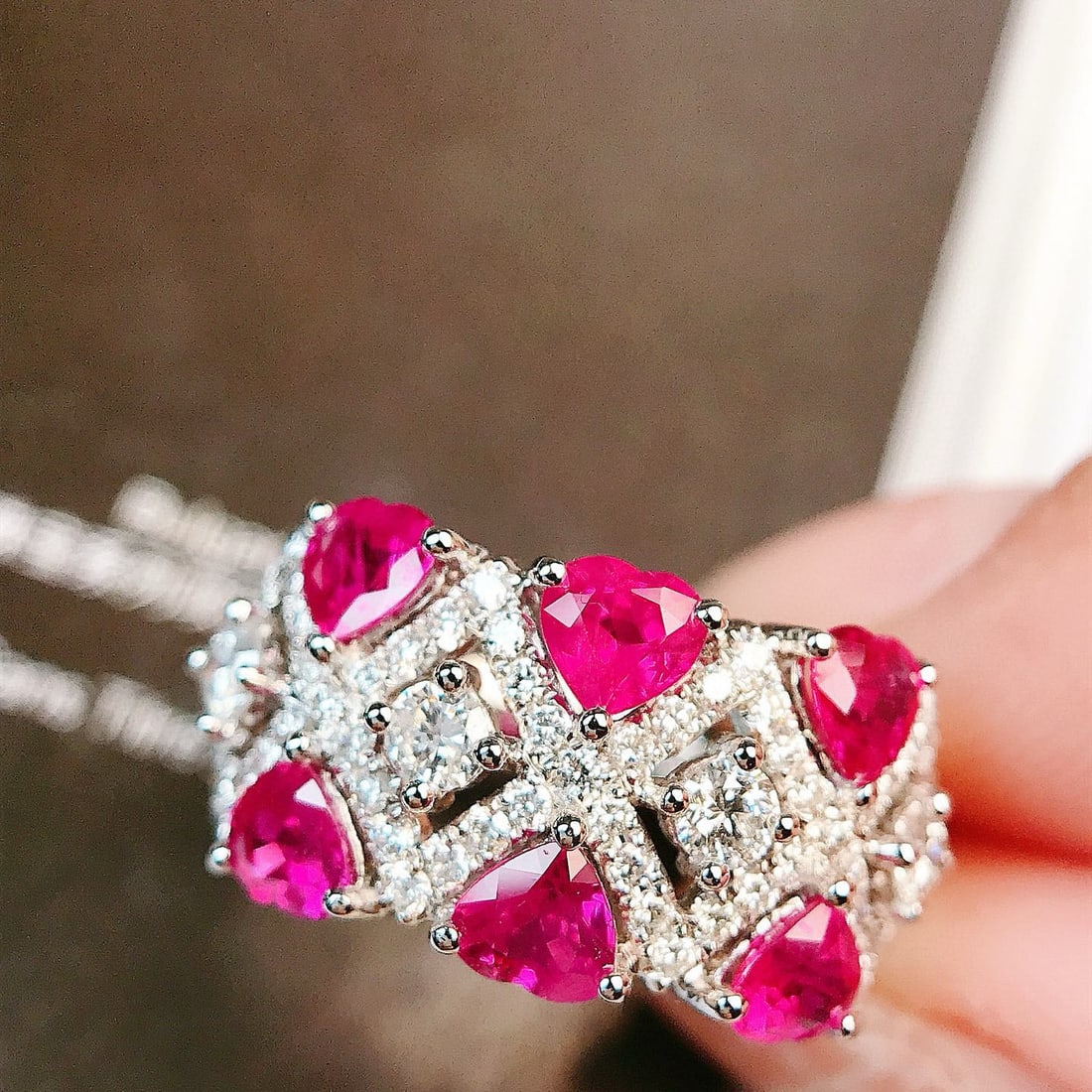 14k Gold 2.22 Ctw Natural Ruby & Diamond Ring: Ref:230977109 // gold content:14k gold // ring size:7. 25us // // main gemstone:ruby // shape:heart // carat weight:1. 6ct // color:red // treatment:natural // // adjacent gemstone 2 : diamond //