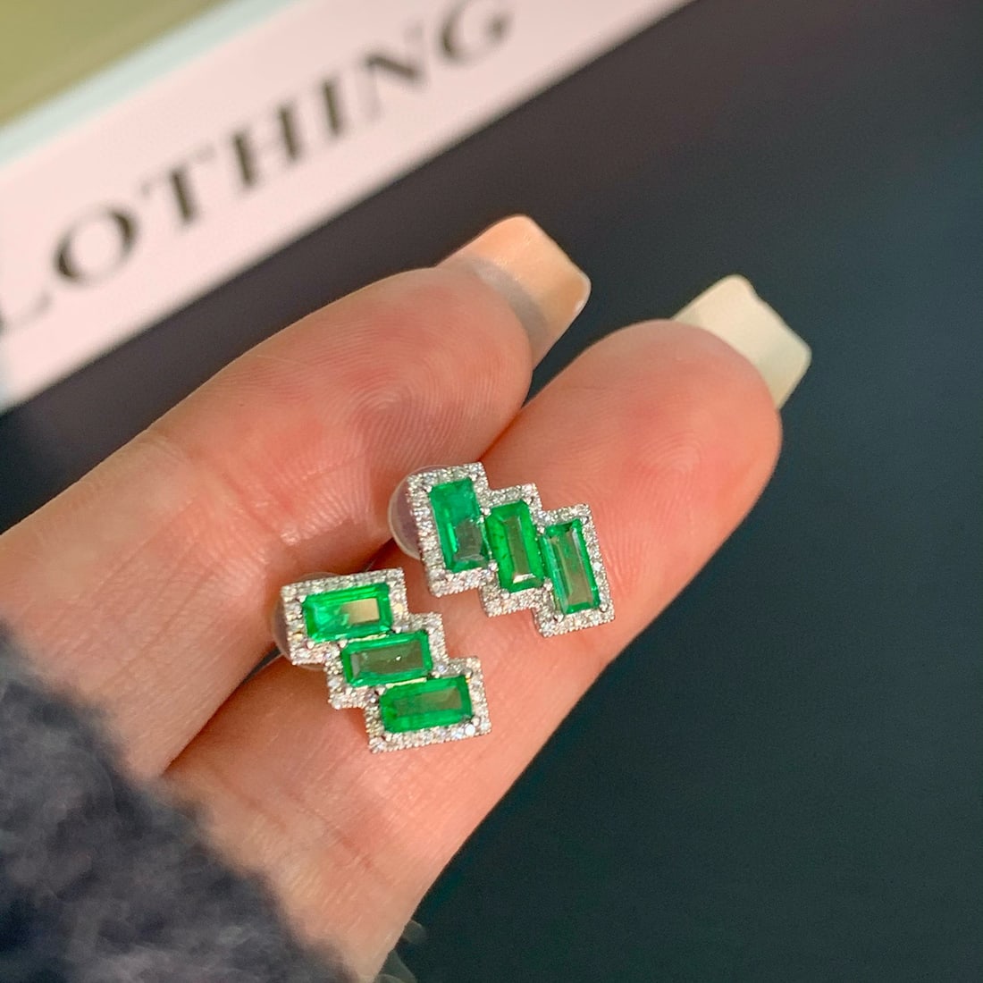 14k Gold 1.42 Ctw Natural Emerald & Diamond Earrings - 6