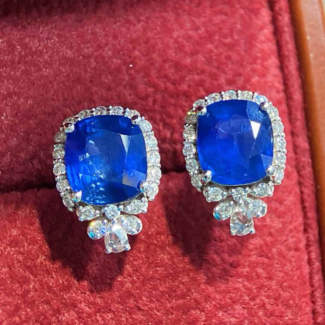 14k Gold 5.43 Ctw Natural Sapphire & Diamond Earrings: Ref:230977115 // gold content:14k gold // main gemstone:sapphire // shape:cushion // carat weight:4. 95ct // color:blue // treatment:natural // // adjacent gemstone 2 : diamond // shape:multiply //