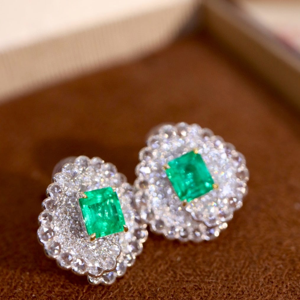14k Gold 2.67 Ctw Natural Emerald & Diamond Earrings - 3