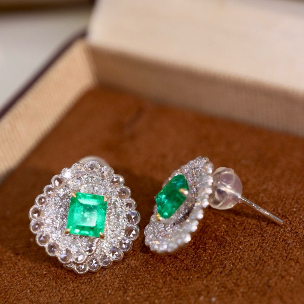 14k Gold 2.67 Ctw Natural Emerald & Diamond Earrings - 4