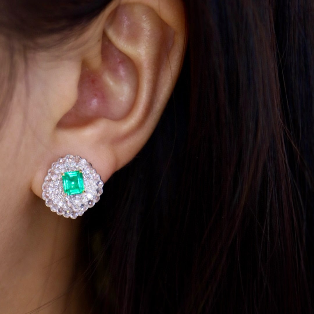 14k Gold 2.67 Ctw Natural Emerald & Diamond Earrings - 6