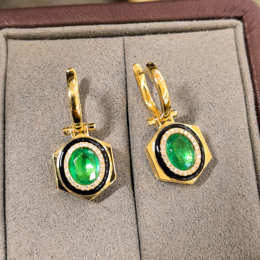 14k Gold 2.23 Ctw Vivid Green Natural Emerald & Diamond Earrings: Ref:230977143 // gold content:14k gold // main gemstone:emerald // shape:oval // carat weight:2. 03ct // color:vivid green // treatment:natural // // adjacent gemstone 2 : diamond // shape:round // ca