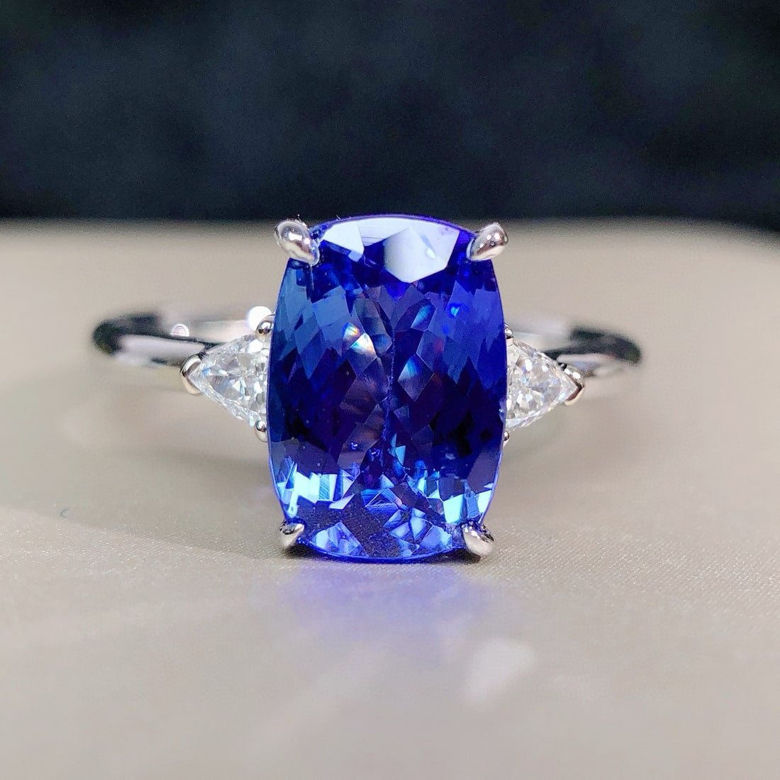 14k Gold 2.66 Ctw Natural Tanzanite & Diamond Ring - 2