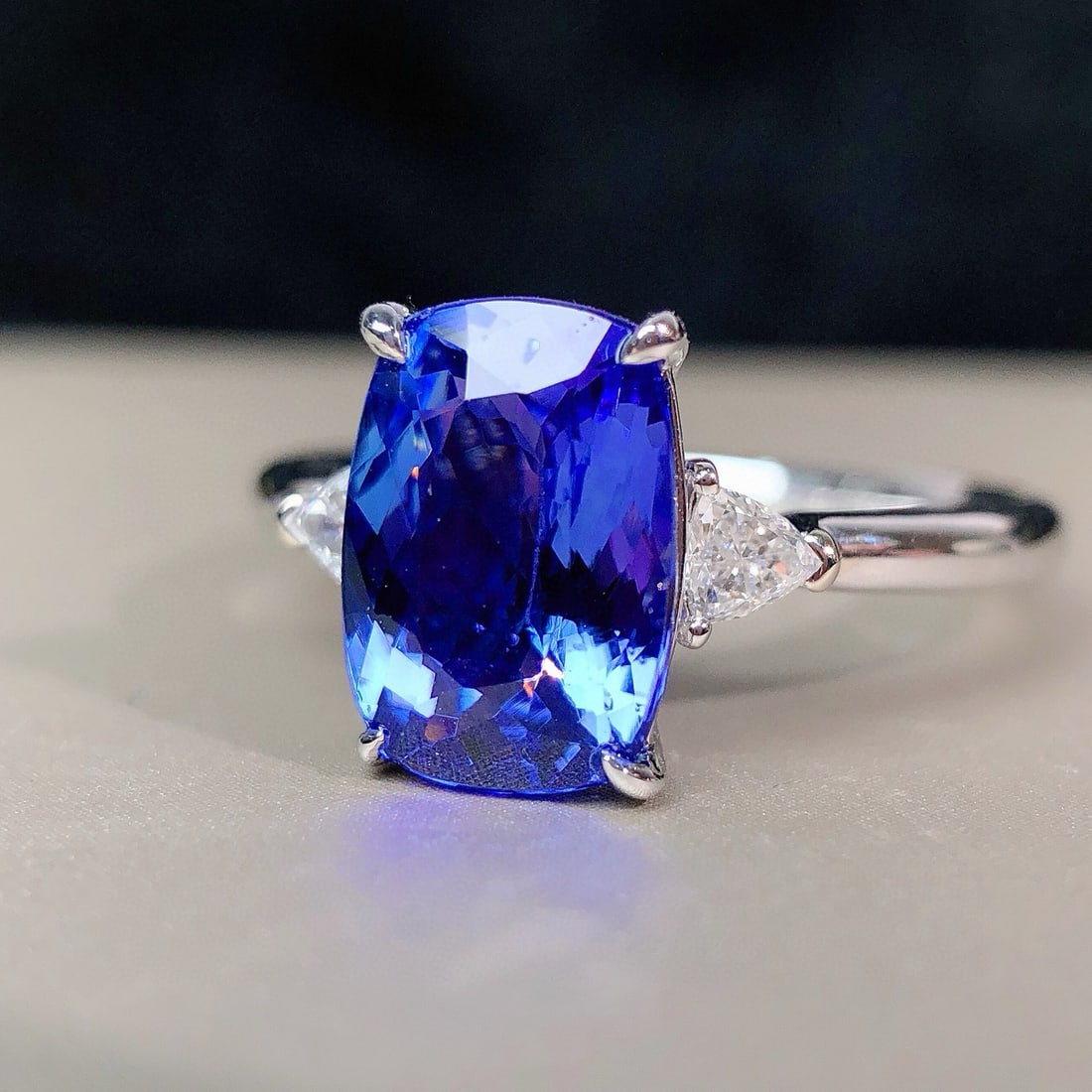 14k Gold 2.66 Ctw Natural Tanzanite & Diamond Ring - 3