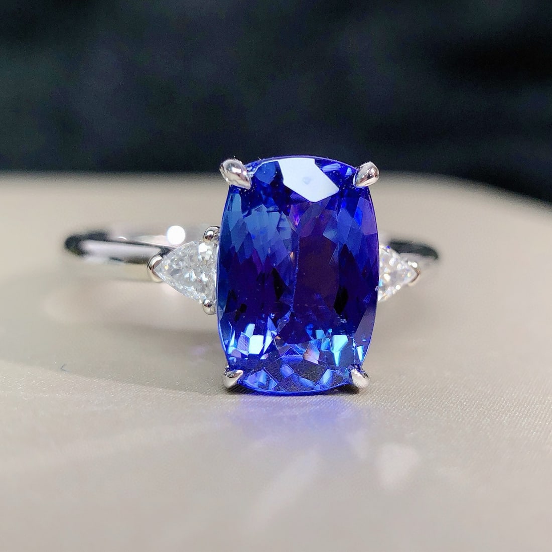 14k Gold 2.66 Ctw Natural Tanzanite & Diamond Ring - 4