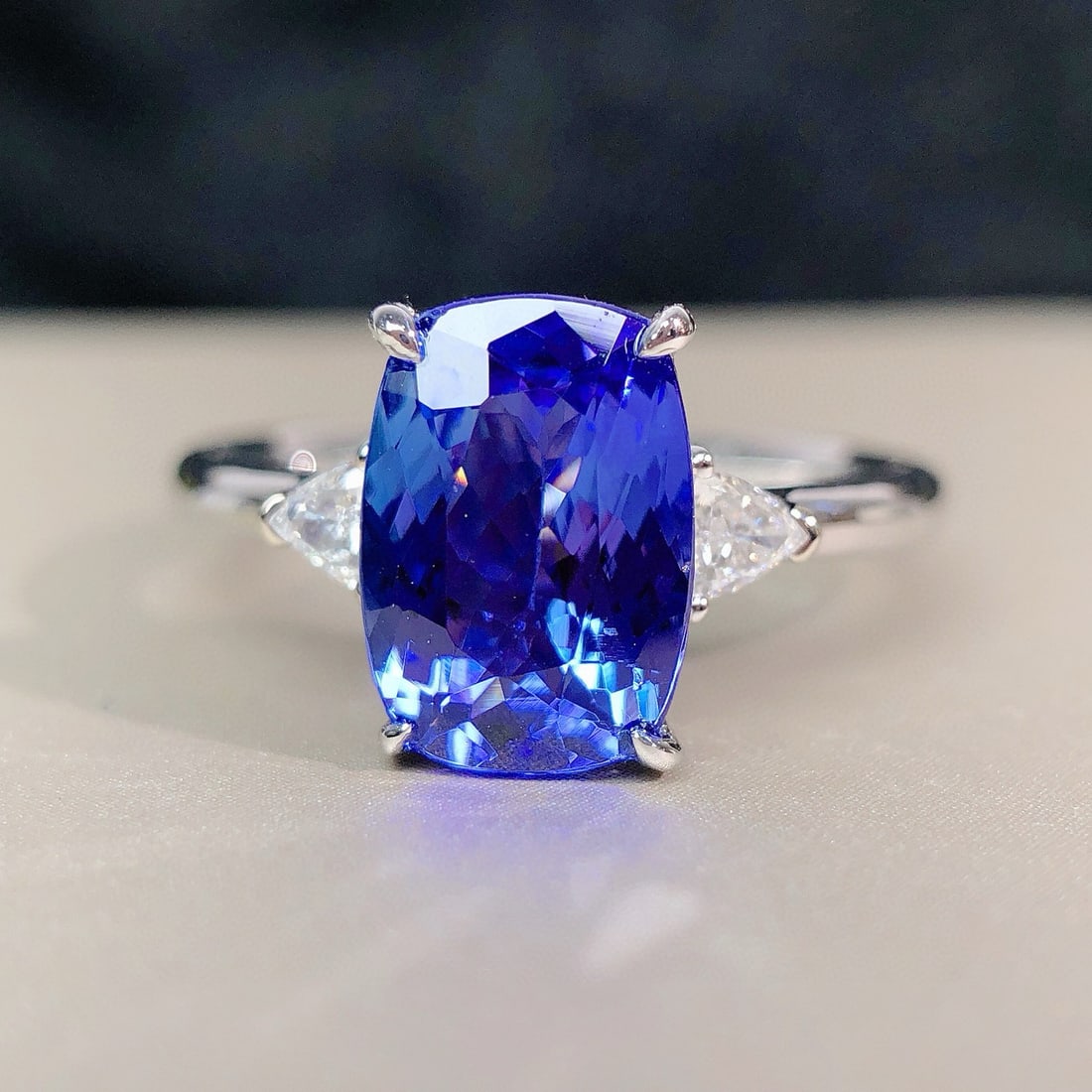 14k Gold 2.66 Ctw Natural Tanzanite & Diamond Ring - 6