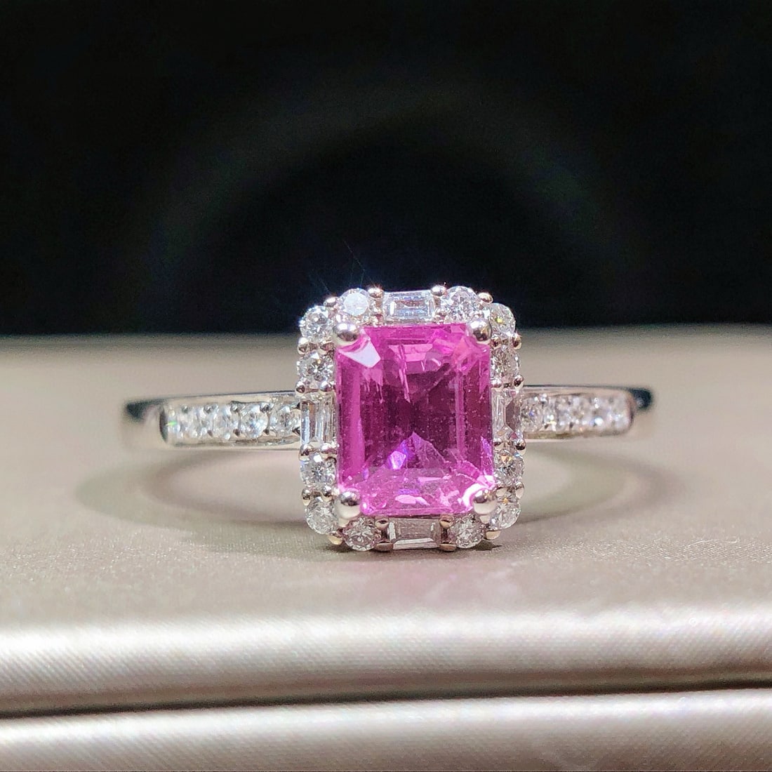 14k Gold 0.98 Ctw Natural Padparadscha Sapphire & Diamond Ring: Ref:230977153 // gold content:14k gold // ring size:7. 25us // // main gemstone:padparadscha sapphire // shape:octagonal // carat weight:0. 81ct // color:pink // treatment:natural // // adjacent