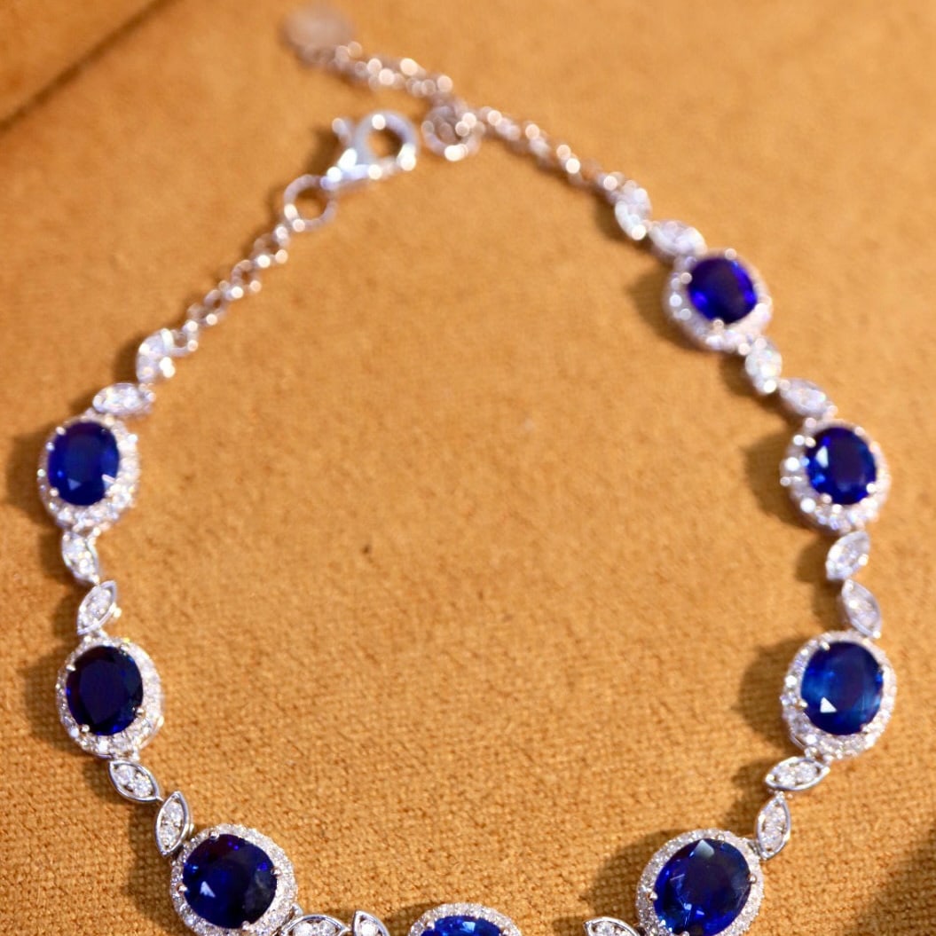 14k Gold 6.3 Ctw Natural Sapphire & Diamond Bracelet: Ref:230977174 // gold content:14k gold // main gemstone:sapphire // shape:oval // carat weight:5. 7ct // color:blue // treatment:natural // // adjacent gemstone 2 : diamond // shape:round // carat