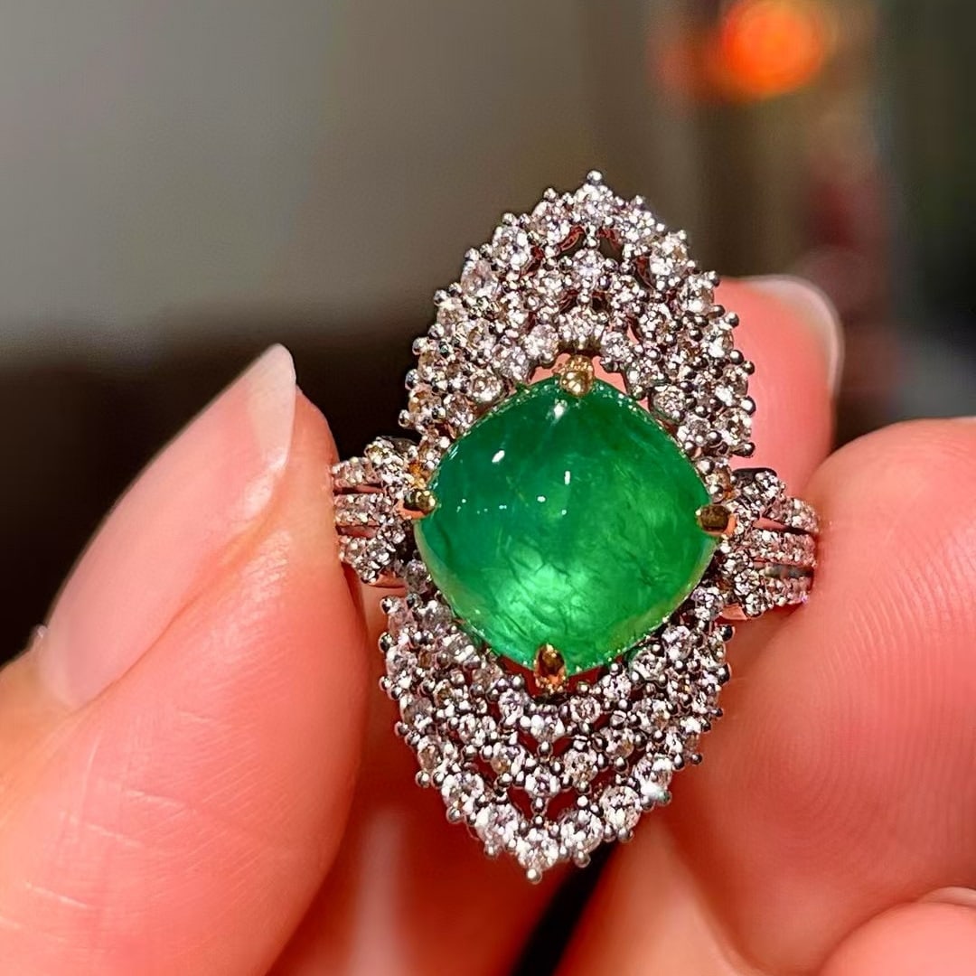 14k Gold 5.07 Ctw Natural Emerald & Diamond Ring: Ref:230977188 // gold content:14k gold // ring size:7. 25us // // main gemstone:emerald // shape:suger-loaf // carat weight:4. 16ct // color:green // treatment:natural // // adjacent gemstone 2 :