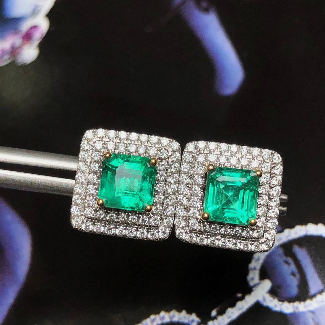 14k Gold 2.19 Ctw Natural Emerald & Diamond Earrings - 3