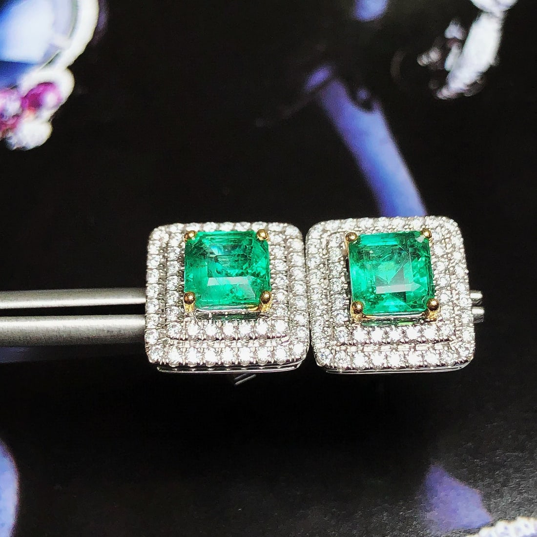 14k Gold 2.19 Ctw Natural Emerald & Diamond Earrings - 4