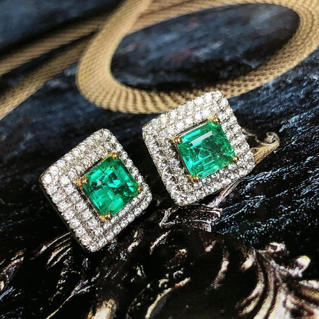 14k Gold 2.19 Ctw Natural Emerald & Diamond Earrings - 5
