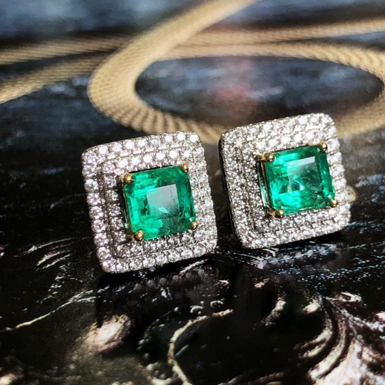14k Gold 2.19 Ctw Natural Emerald & Diamond Earrings - 6
