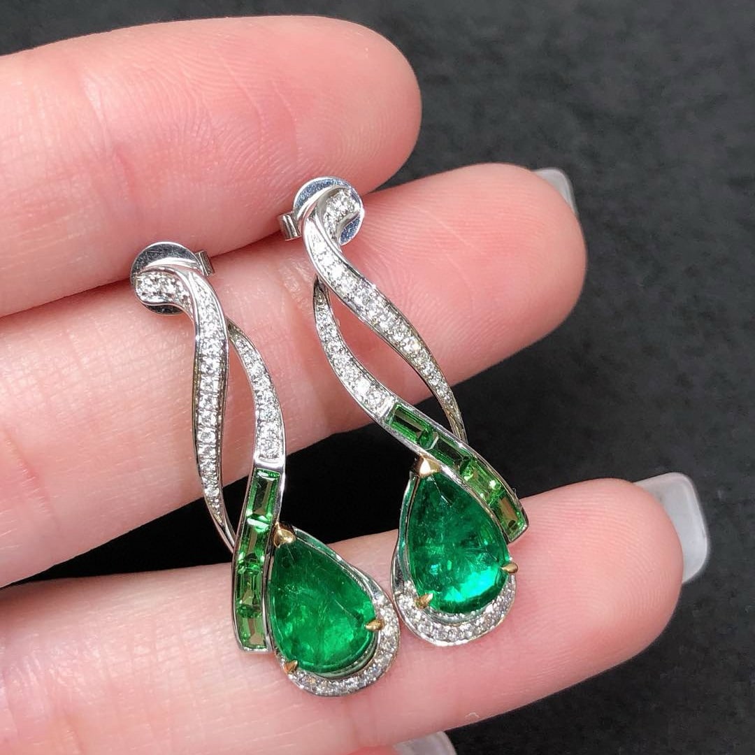 14k Gold 2.61 Ctw Natural Emerald & Diamond Earrings - 3