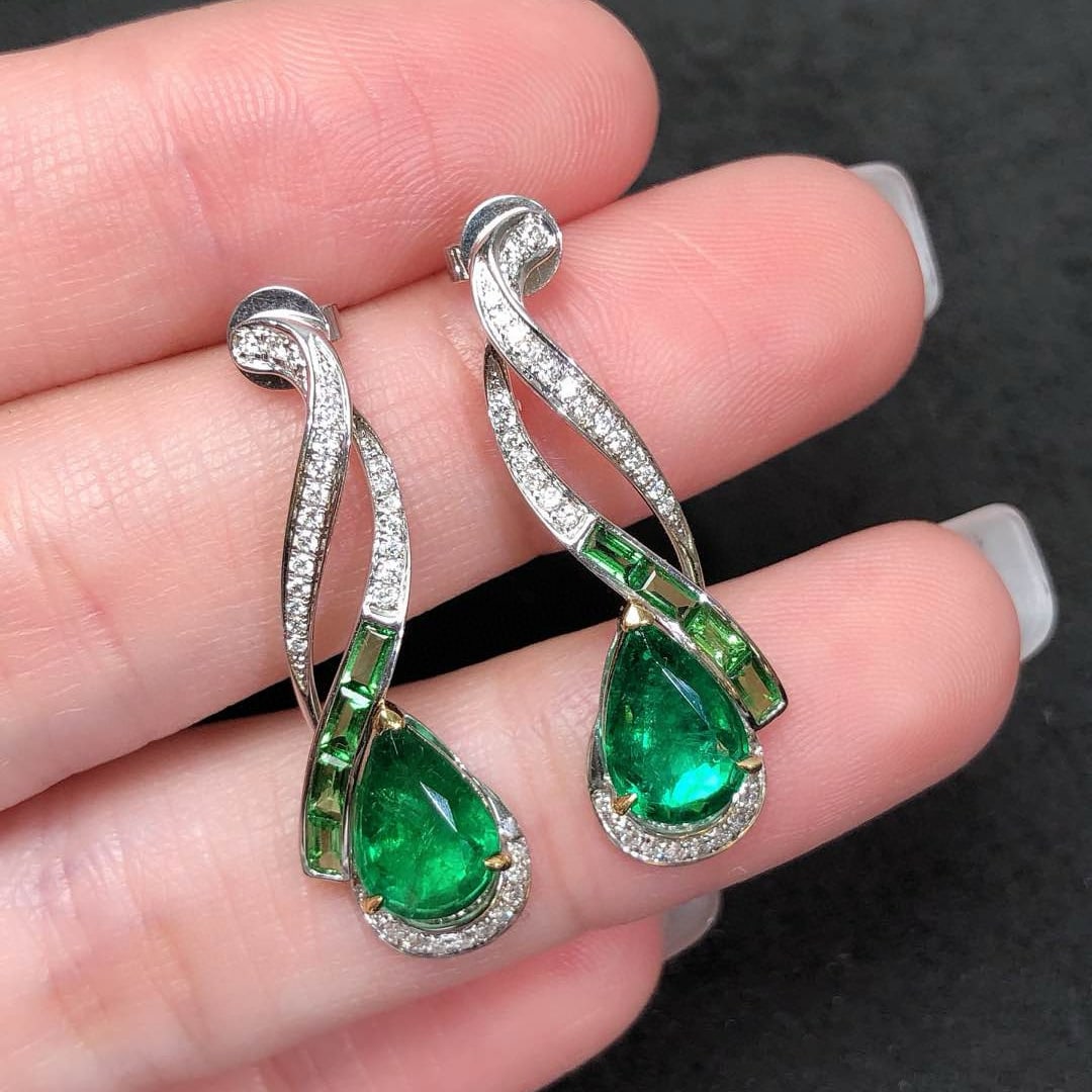 14k Gold 2.61 Ctw Natural Emerald & Diamond Earrings - 4