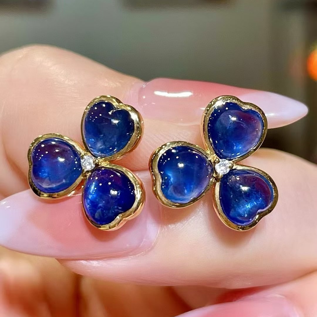 14k Gold 7.46 Ctw Natural Sapphire & Diamond Earrings: Ref:230977234 // gold content:14k gold // main gemstone:sapphire // shape:heart // carat weight:7. 43ct // color:blue // treatment:natural // // adjacent gemstone 2 : diamond // shape:round //