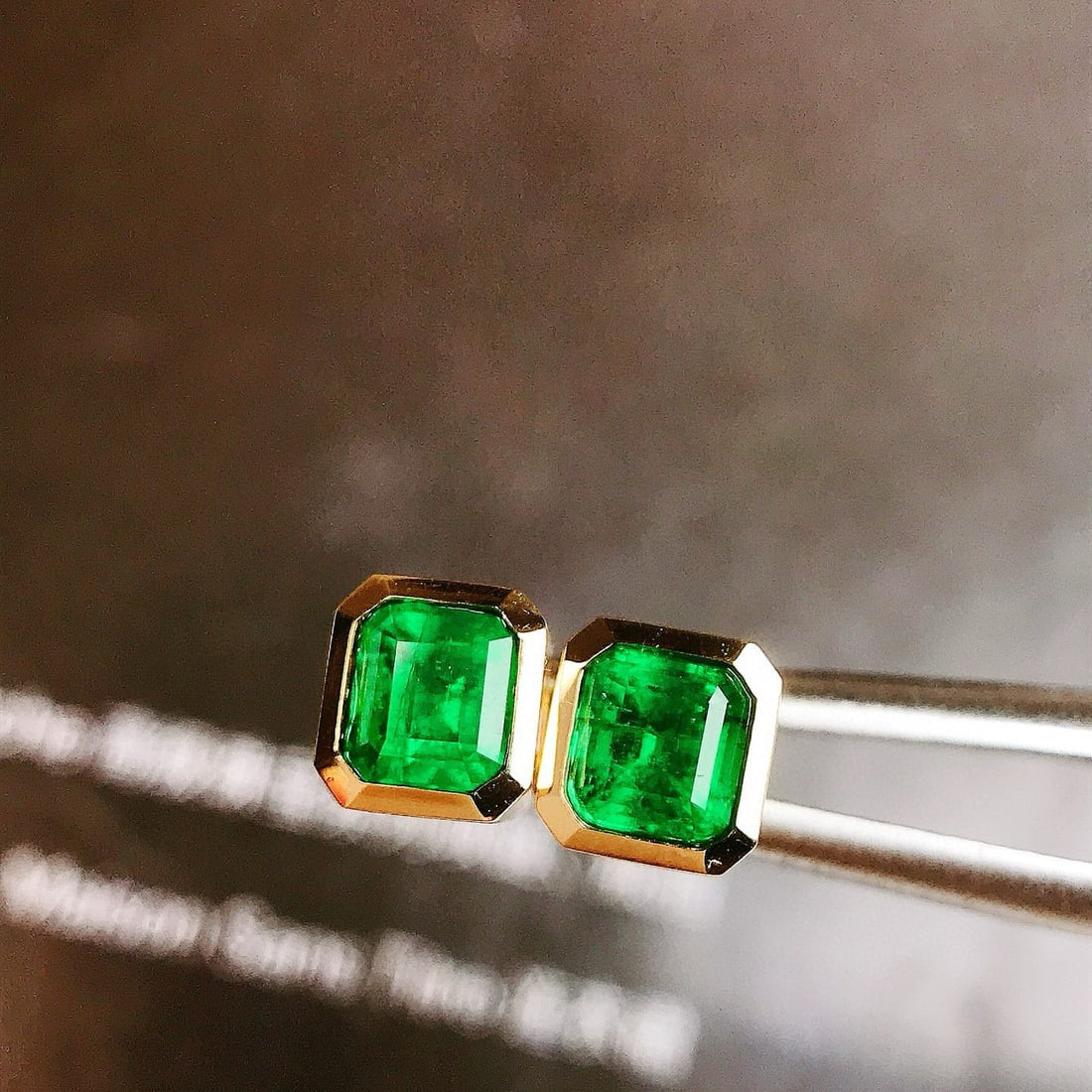 14k Gold 0.63 Ct Natural Emerald Earrings - 3