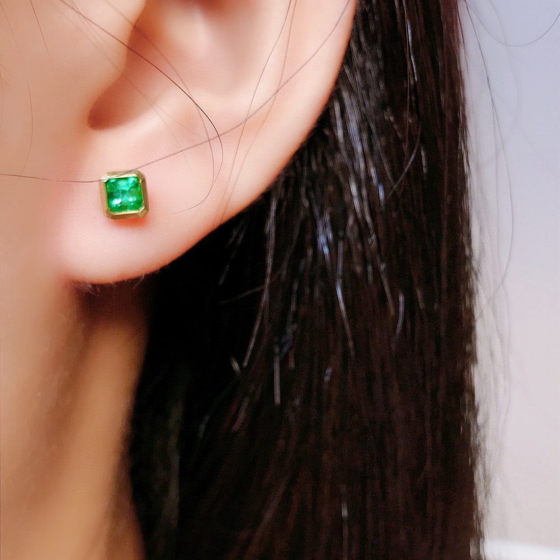 14k Gold 0.63 Ct Natural Emerald Earrings - 4