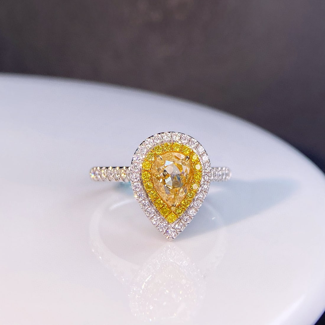 14k Gold 1.40 Ctw Natural Yellow Diamond & Diamond Ring: Ref:230978024 // gold content:14k gold // ring size:7. 25us // // main gemstone:yellow diamond // shape:pear // carat weight:1. 00ct // color:yellow // treatment:natural // // adjacent gemstone 2