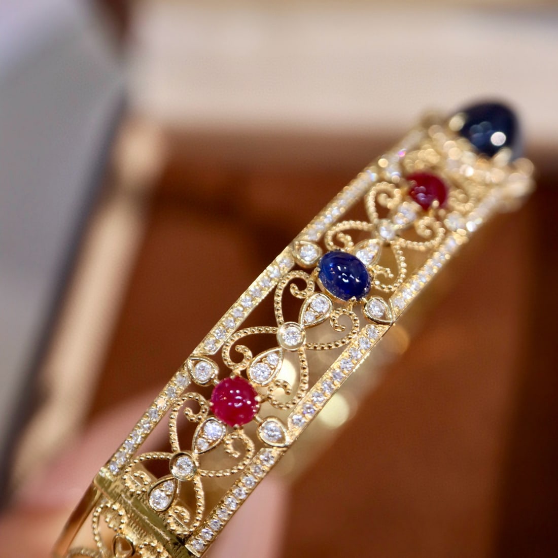 14k Gold 5.74 Ctw Natural Sapphire & Diamond Bangle - 4