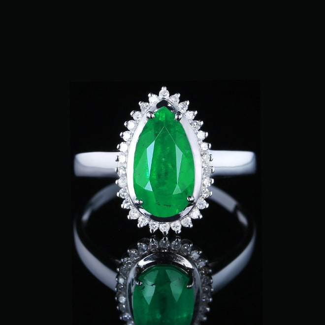 14k Gold 1.7 Ct Vivid Green Natural Emerald & Diamond Ring: Ref:230978115 // gold content:14k gold // ring size:7. 25us // // main gemstone:emerald // shape:pear // carat weight:1. 7ct // color:vivid green // treatment:natural // // adjacent gemstone 2 :