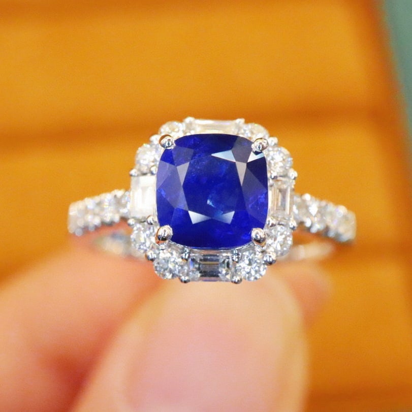 14k Gold 2.60 Ctw Natural Sapphire & Diamond Ring: Ref:230978134 // gold content:14k gold // ring size:7. 25us // // main gemstone:sapphire // shape:cushion // carat weight:2. 05ct // color:royal blue // treatment:natural // // adjacent gemstone 2