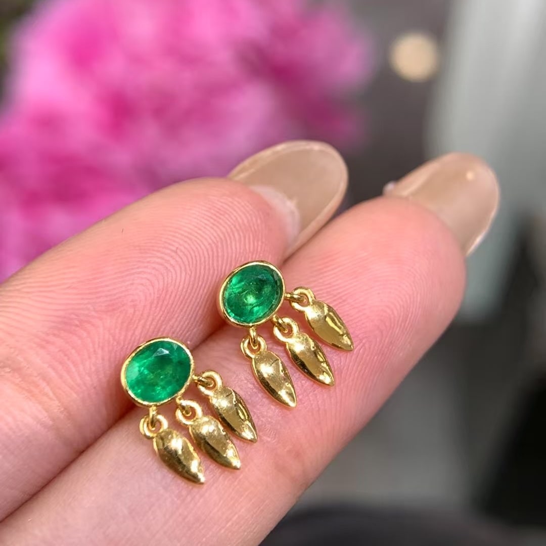 14k Gold 0.55 Ct Natural Emerald Earrings - 2