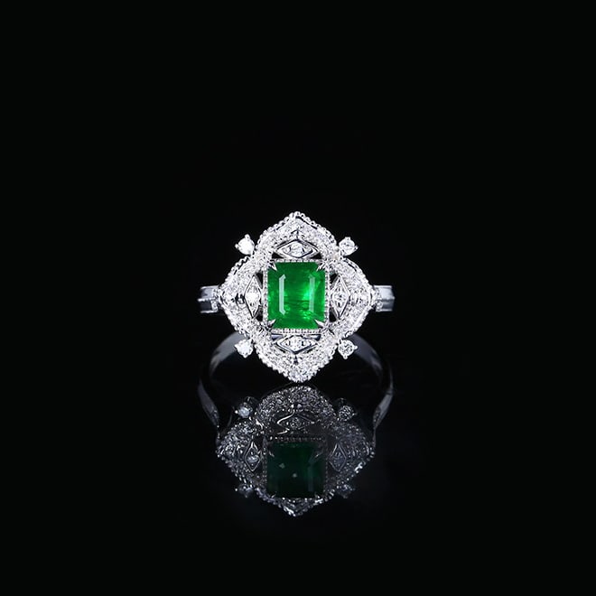 14k Gold 1.23 Ctw Vivid Green Natural Emerald & Diamond Ring: Ref:230978219 // gold content:14k gold // ring size:7. 25us // // main gemstone:emerald // shape:octagonal // carat weight:1ct // color:vivid green // treatment:natural // // adjacent gemstone 2 :