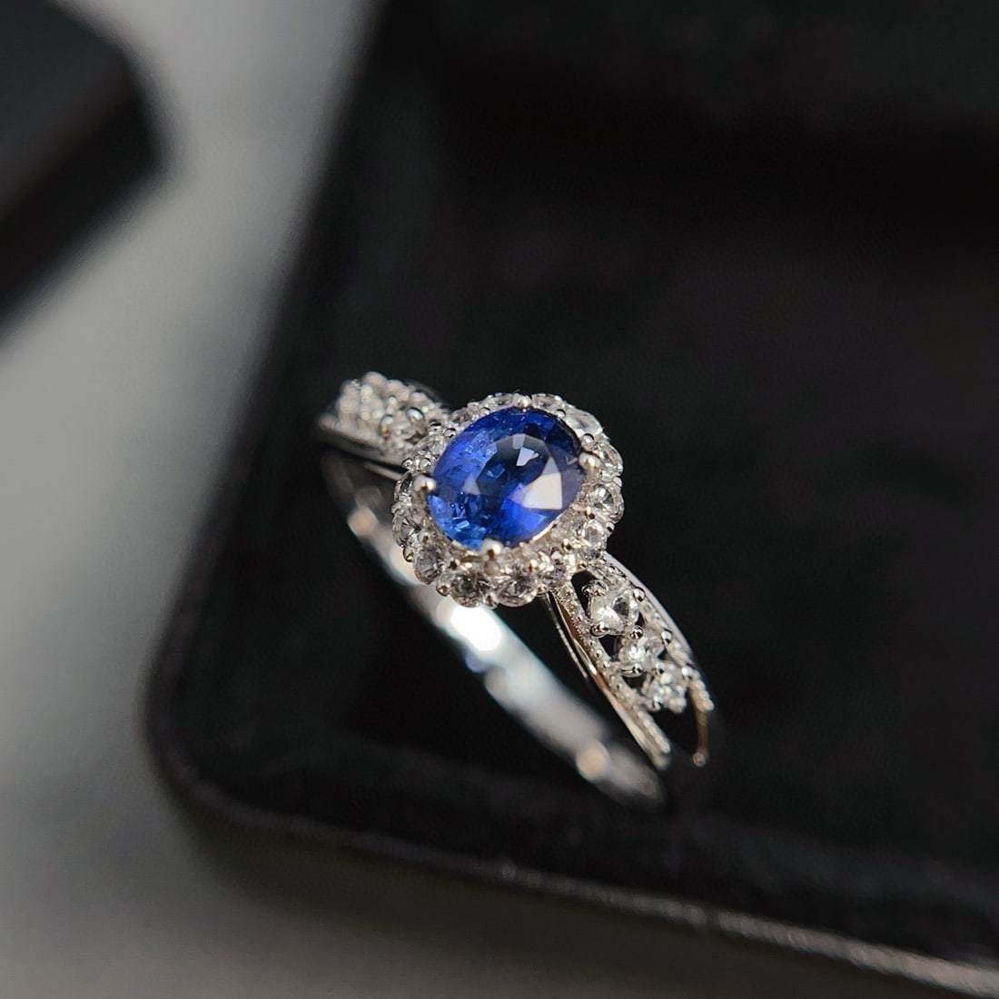 14k Gold 0.55 Ct Natural Sapphire & Sapphire Ring: Ref:230978243 // gold content:14k gold // ring size:7. 25us // // main gemstone:sapphire // shape:oval // carat weight:0. 55ct // color:blue // treatment:natural // // adjacent gemstone 2 :