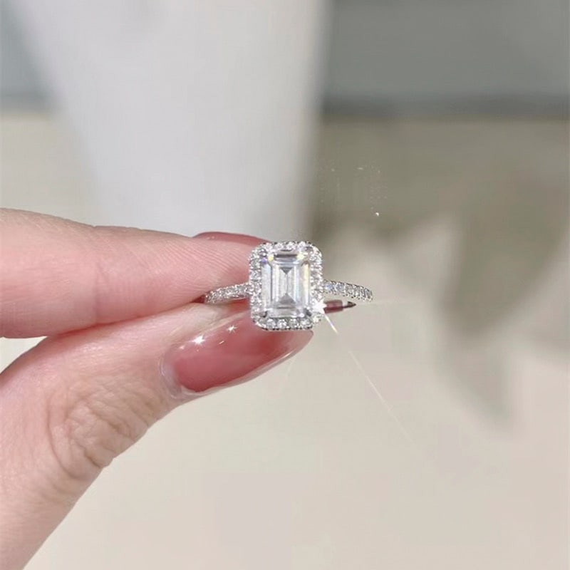 14k Gold 1.00 Ct Natural H Diamond Ring: Ref:230978372 // gold content:14k gold // ring size:7. 25us // // main gemstone:diamond // shape:emerald // carat weight:1. 00ct // clarity grade:vvs2 // color:h // treatment:natural // //