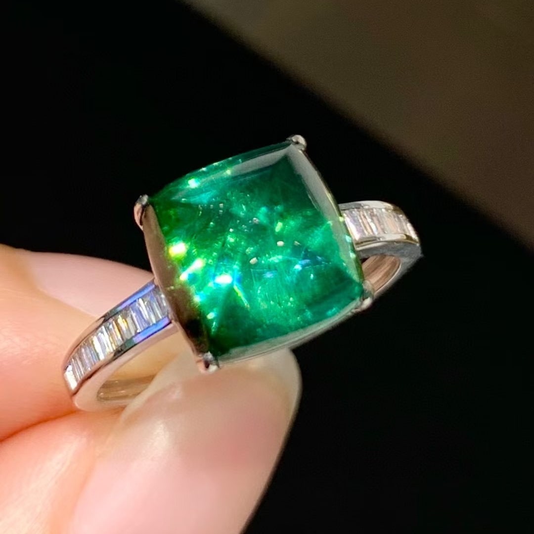 14k Gold 4.75 Ct Natural Tourmaline & Diamond Ring: Ref:230978388 // gold content:14k gold // ring size:7. 25us // // main gemstone:tourmaline // shape:suger-loaf // carat weight:4. 75ct // color:green // treatment:natural // // adjacent gemstone 2