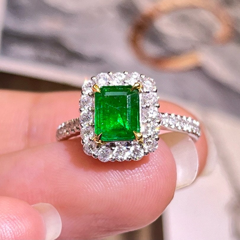 14k Gold 1.28 Ctw Vivid Green Natural Emerald & Diamond Ring: Ref:230978394 // gold content:14k gold // ring size:7. 25us // // main gemstone:emerald // shape:octagonal // carat weight:0. 78ct // color:vivid green // treatment:natural // // adjacent gemstone