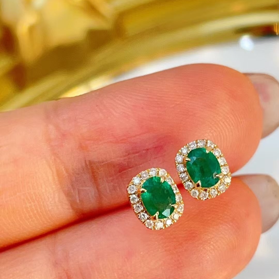 14k Gold 0.42 Ctw Natural Emerald & Diamond Earrings: Ref:230978395 // gold content:14k gold // main gemstone:emerald // shape:oval // carat weight:0. 32ct // color:green // treatment:natural // // adjacent gemstone 2 : diamond // shape:round // carat