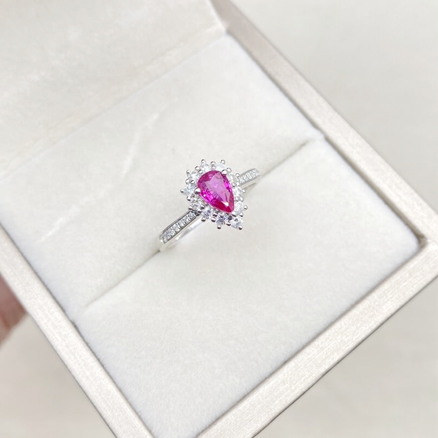 14k Gold 0.6 Ct Natural Sapphire & Diamond Ring: Ref:230978403 // gold content:14k gold // ring size:7. 25us // // main gemstone:sapphire // shape:pear // carat weight:0. 6ct // color:pink // treatment:natural // // adjacent gemstone 2 : diamond