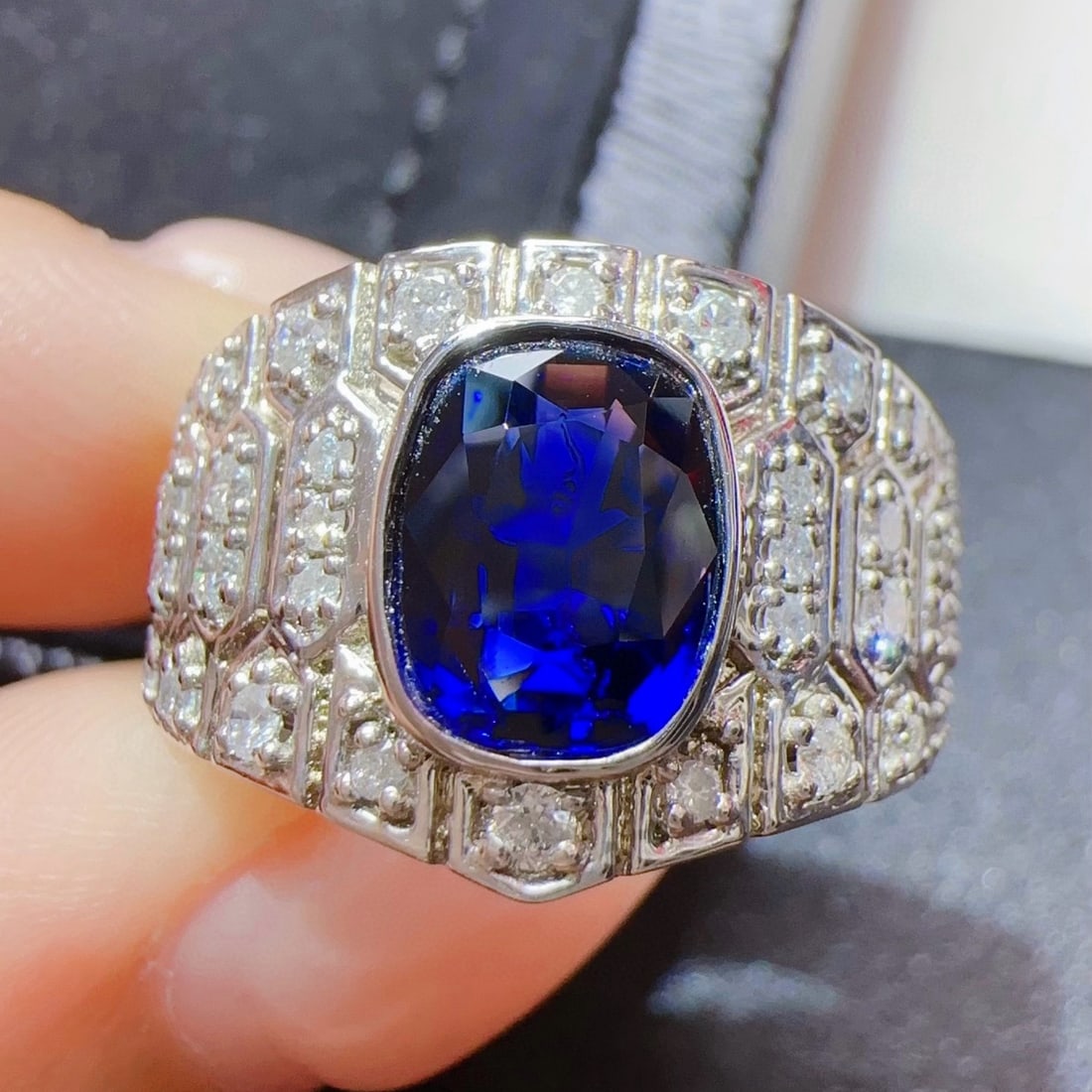 14k Gold 2.61 Ctw Natural Sapphire & Diamond Ring: Ref:230978407 // gold content:14k gold // ring size:7. 25us // // main gemstone:sapphire // shape:cushion // carat weight:2ct // color:royal blue // treatment:natural // // adjacent gemstone 2 :