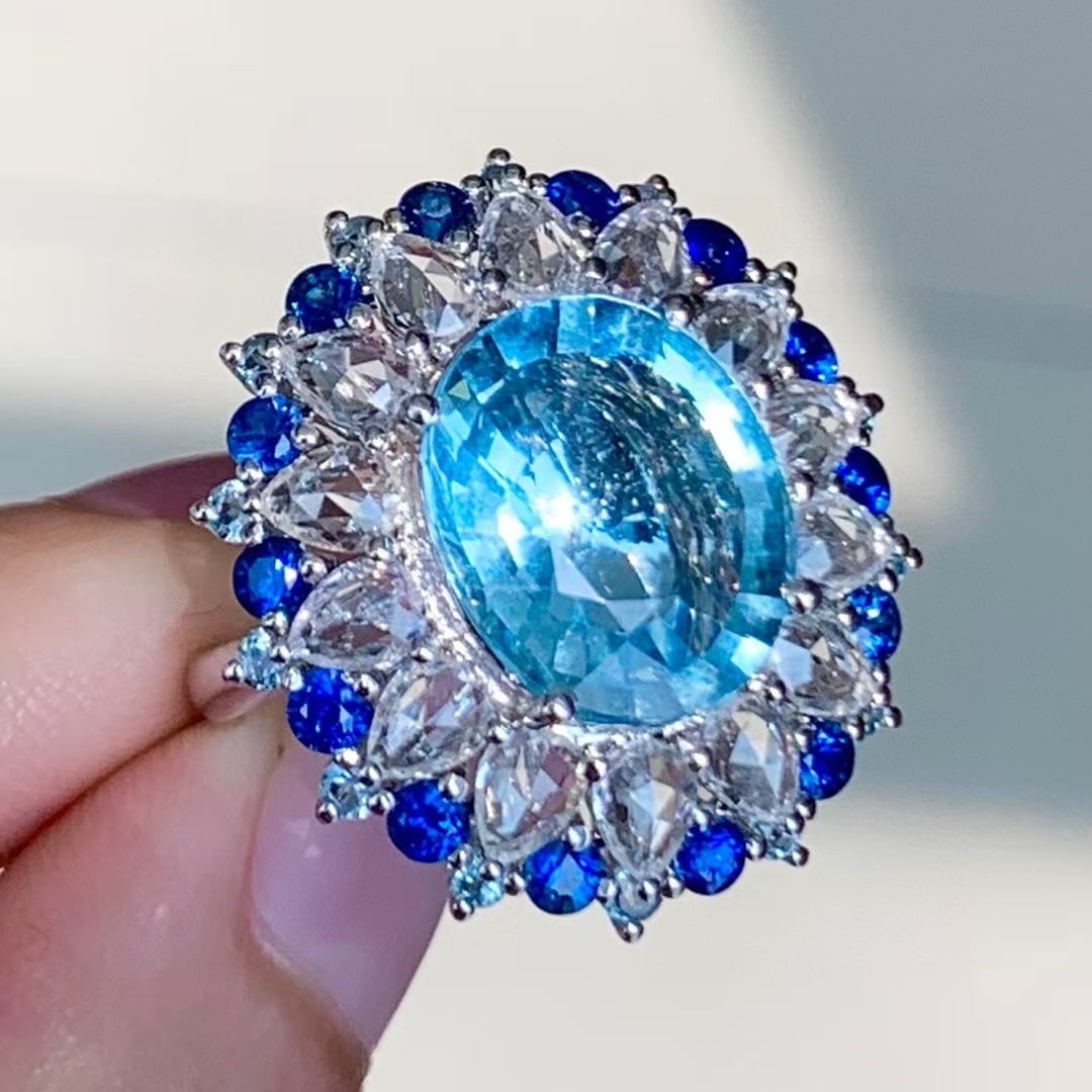 14k Gold 4.3 Ct Natural Aquamarine & Diamond & Sapphire Ring: Ref:230978421 // gold content:14k gold // ring size:7. 25us // // main gemstone:aquamarine // shape:oval // carat weight:4. 3ct // color:santa maria color // treatment:natural // // adjacent