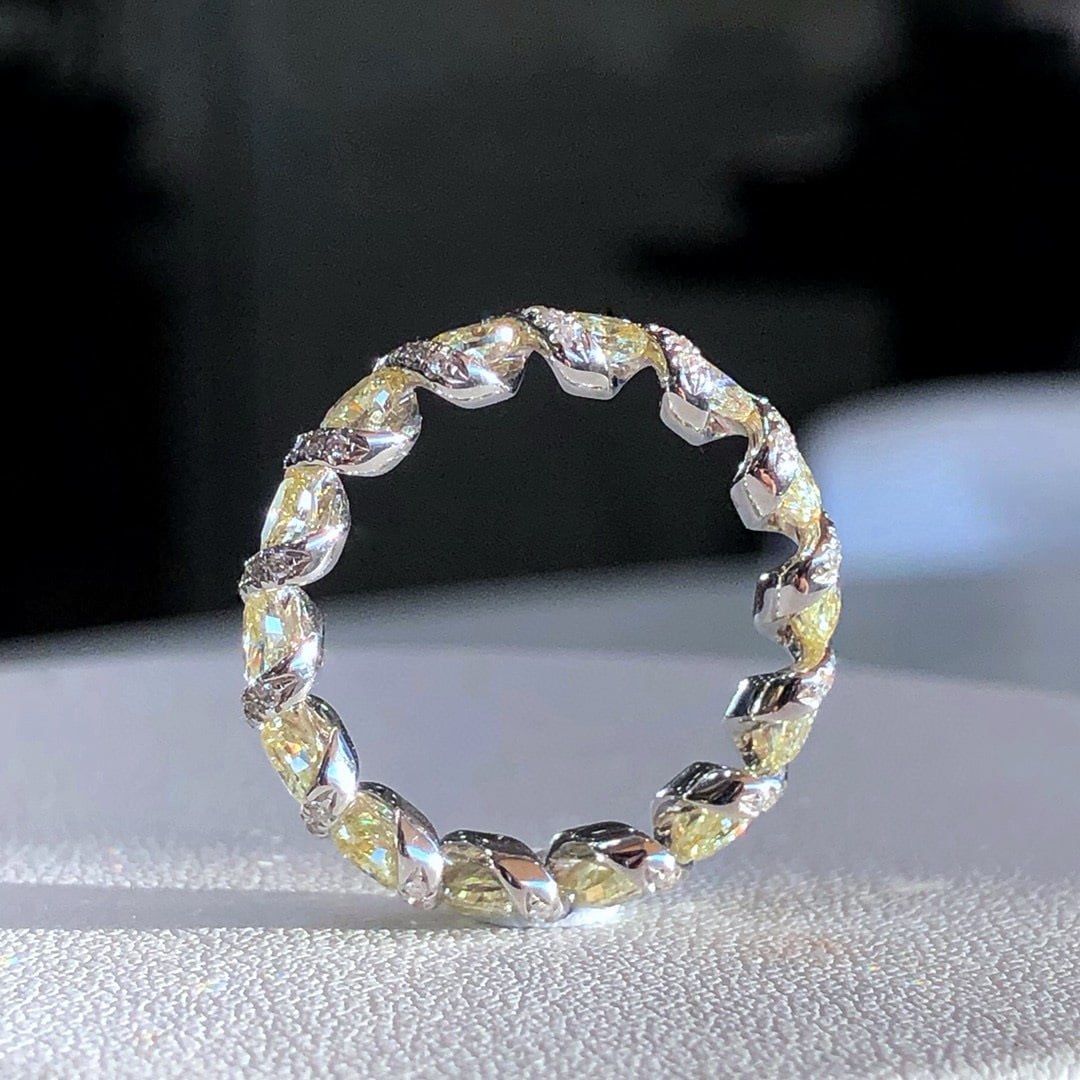 18k Gold 2.16 Ctw Natural Yellow Diamond & Diamond Ring - 2