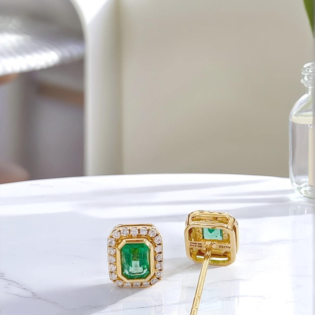 18k Gold 0.48 Ctw Natural Emerald & Diamond Earrings - 3