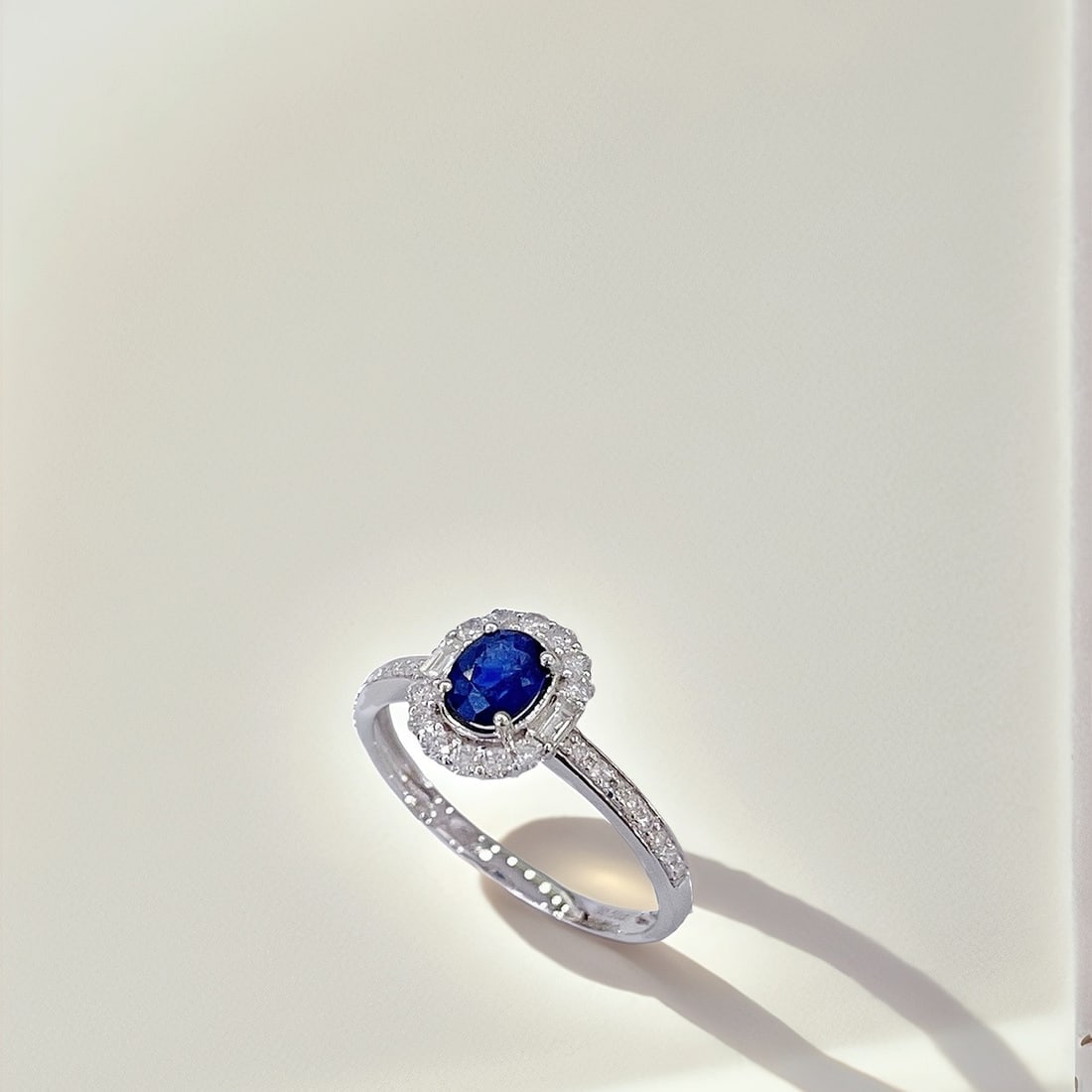 18k Gold 0.76 Ctw Natural Sapphire & Diamond Ring - 3