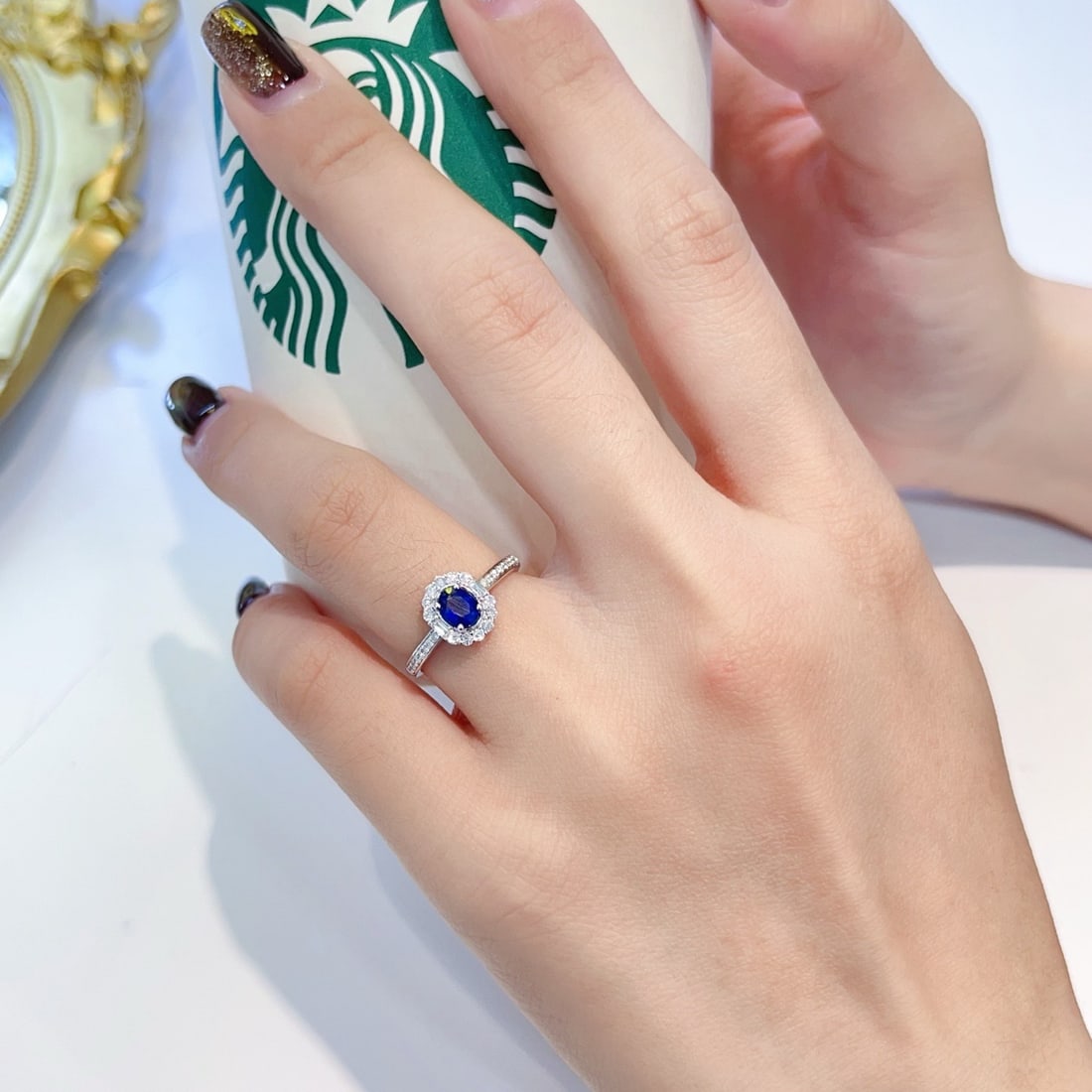 18k Gold 0.76 Ctw Natural Sapphire & Diamond Ring - 4