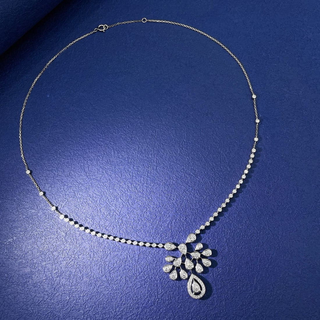 18k Gold 1.91 Ct Natural H Diamond Necklace: Ref:231125031 // gold content:18k gold // main gemstone:diamond // shape:round // carat weight:1. 91ct // clarity grade:vs-si // color:h // treatment:natural // cut grade:g // Condition: New Low Esti