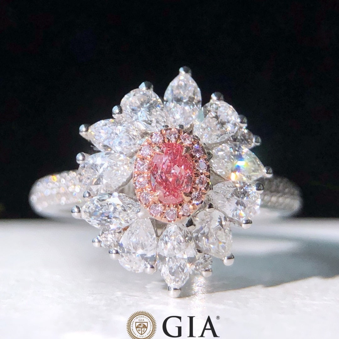 Gia Certified 18k Gold 1.40 Ctw Natural Pink Diamond & Diamond Ring/pendant( Without Chain ): Ref:231125034 // gold content:18k gold // ring size:6. 25us // // main gemstone:pink diamond // certified:gia // shape:oval // carat weight:0. 15ct // clarity grade:i1 // color:pink // treatment:natur